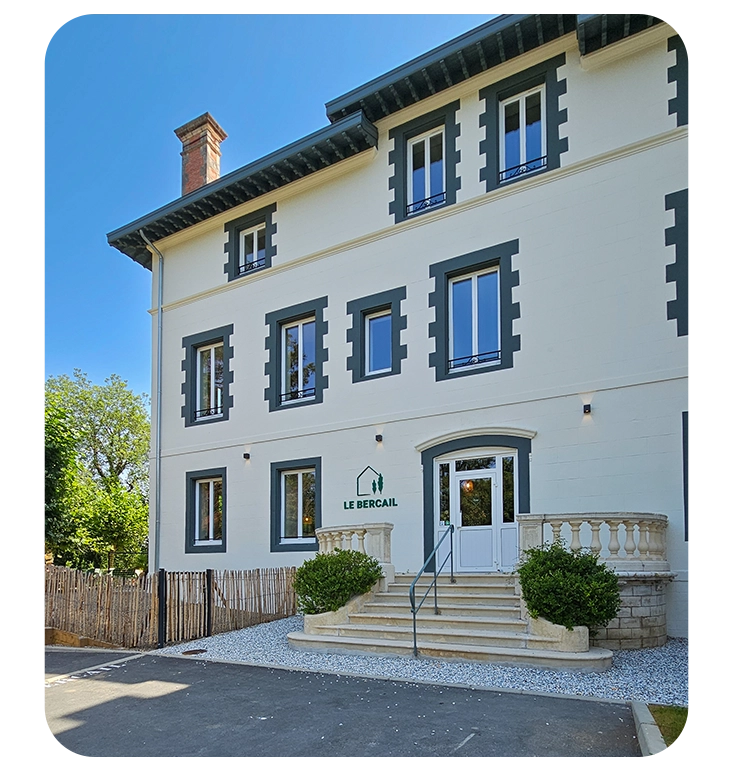 Le Château Bayonne coliving coworking location bureau location salles de réunion location caves domiciliation entreprises Pays Basque