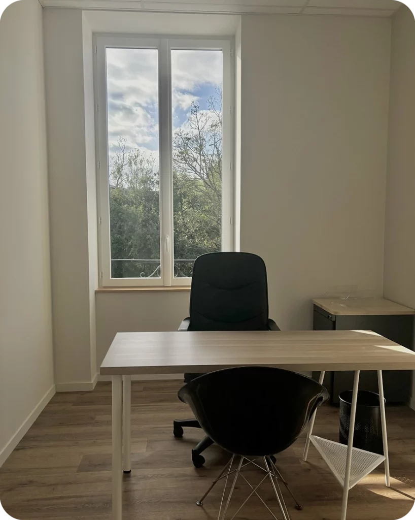 Bureau privé équipé d’un poste de travail, au Château à Bayonne